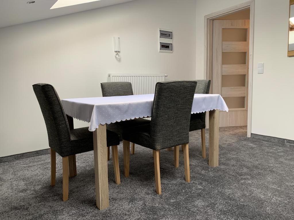 Look Of Dreams - Apartamenty Sloneczny I Ksiezycowy Będzin المظهر الخارجي الصورة